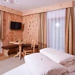 斯特凡旅馆 * 朗根费尔德